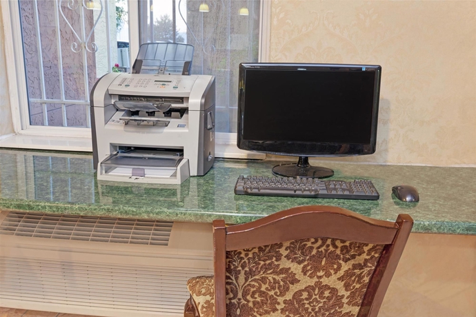 Imagen de los interiores del Hotel Super 8 By Wyndham Chicago O'hare Airport. Foto 12