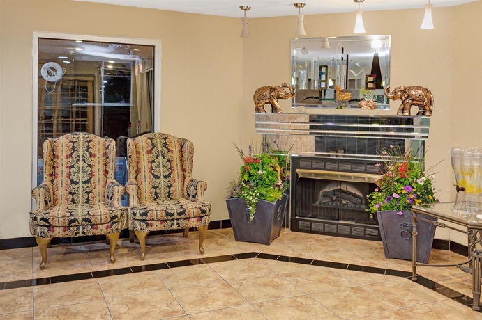 Imagen de los interiores del Hotel Super 8 By Wyndham Chicago O'hare Airport. Foto 15