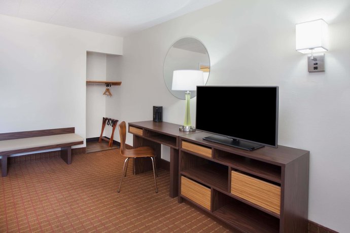 Imagen de la habitación del Hotel Super 8 By Wyndham Chicago/rosemont/o'hare/se. Foto 10