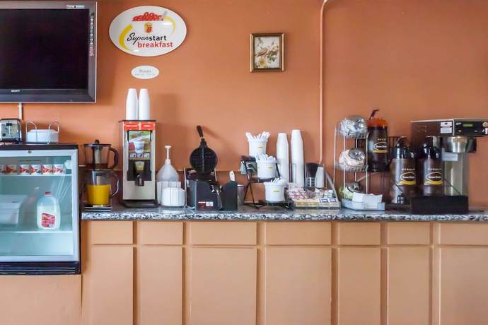 Imagen del bar/restaurante del Hotel Super 8 By Wyndham Chickasha. Foto 3