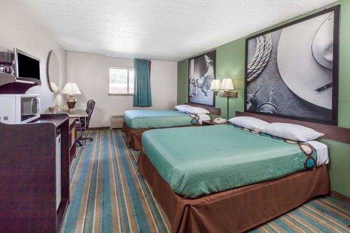 Imagen de la habitación del Hotel Super 8 By Wyndham Chickasha. Foto 7