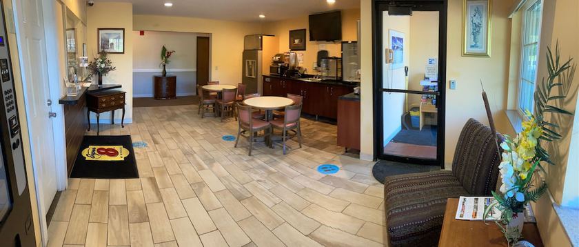 Imagen de los interiores del Hotel Super 8 By Wyndham Chisago City. Foto 20