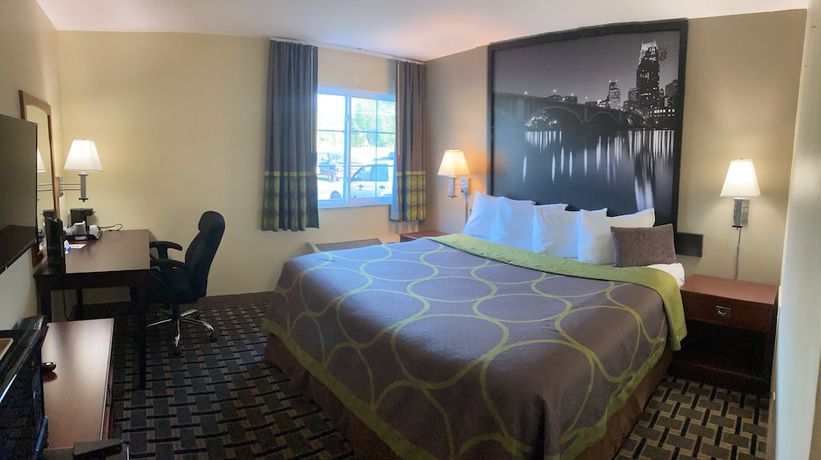 Imagen de la habitación del Hotel Super 8 By Wyndham Chisago City. Foto 19