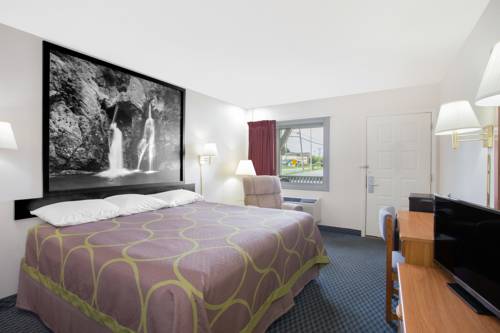 Imagen de la habitación del Hotel Super 8 By Wyndham Christiansburg. Foto 15