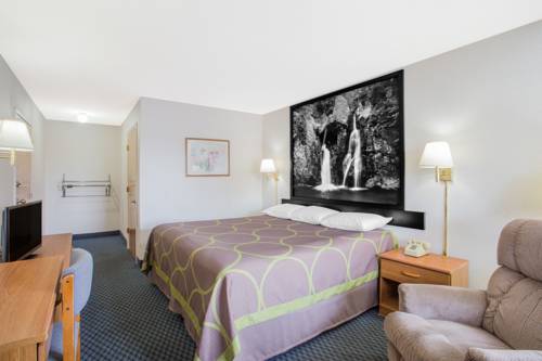 Imagen de la habitación del Hotel Super 8 By Wyndham Christiansburg. Foto 16