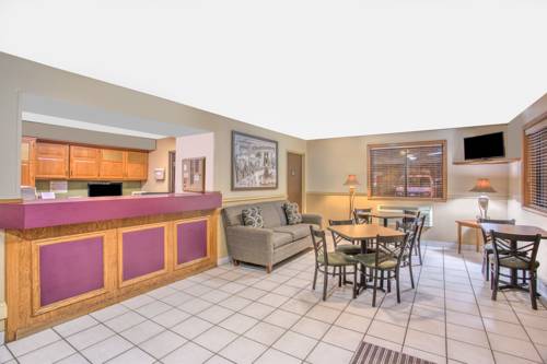 Imagen de la habitación del Hotel Super 8 By Wyndham Christiansburg/blacksburg Area. Foto 2