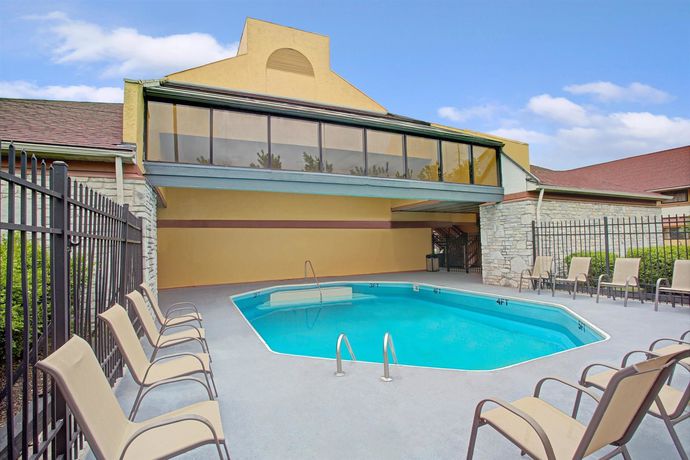 Imagen de la habitación del Hotel Super 8 By Wyndham Cincinnati/springdale Oh. Foto 6