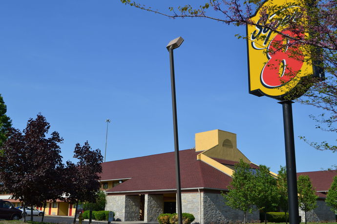 Imagen de la habitación del Hotel Super 8 By Wyndham Cincinnati/springdale Oh. Foto 9