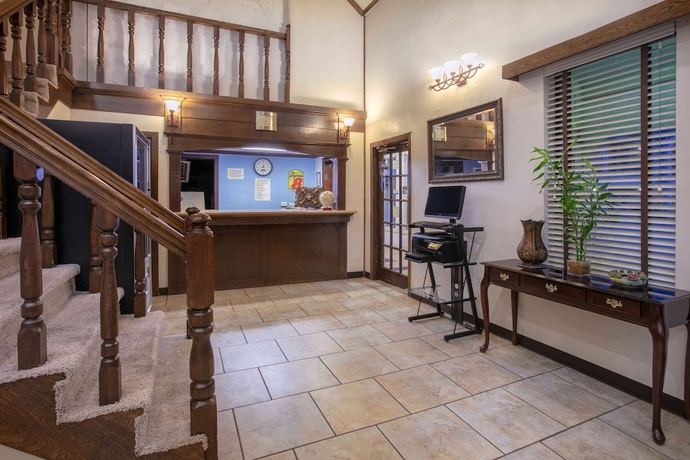 Imagen de los interiores del Hotel Super 8 By Wyndham City Of Moore. Foto 14