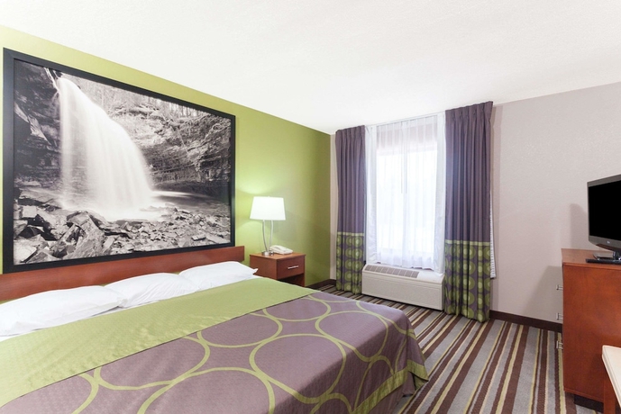 Imagen de la habitación del Hotel Super 8 By Wyndham Clarksville Northeast. Foto 9