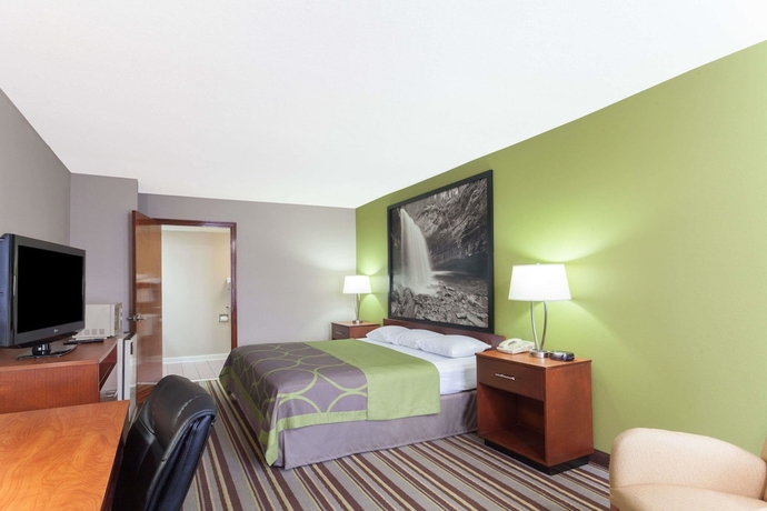 Imagen de la habitación del Hotel Super 8 By Wyndham Clarksville Northeast. Foto 15