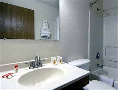 Imagen de la habitación del Hotel Super 8 By Wyndham Clearwater/st. Petersburg Airport. Foto 8