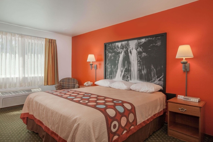 Imagen de la habitación del Hotel Super 8 By Wyndham Cloverdale Wine Country. Foto 10