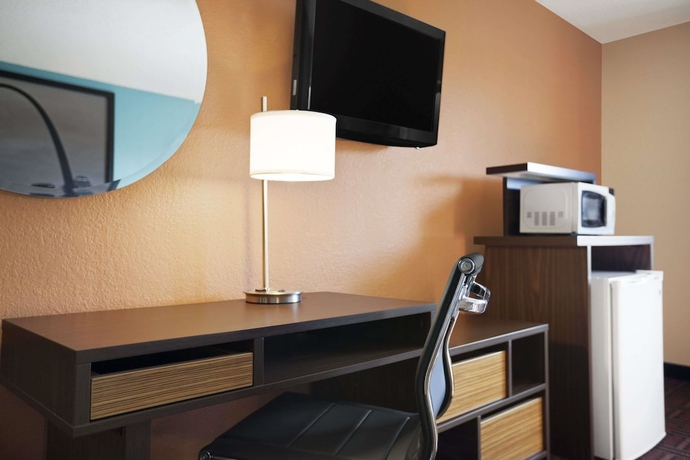 Imagen de la habitación del Hotel Super 8 By Wyndham Collinsville St. Louis. Foto 6