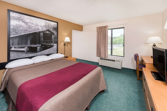 Imagen de la habitación del Hotel Super 8 By Wyndham Columbia Clark Lane. Foto 7