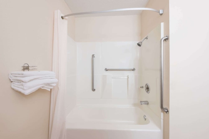 Imagen de la habitación del Hotel Super 8 By Wyndham Columbia Clark Lane. Foto 9