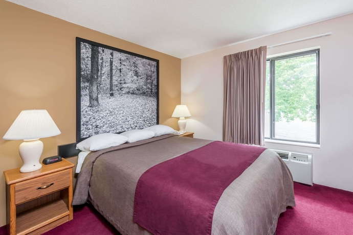 Imagen de la habitación del Hotel Super 8 By Wyndham Columbia Clark Lane. Foto 11