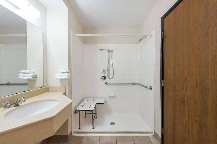 Imagen de la habitación del Hotel Super 8 By Wyndham Columbia Clark Lane. Foto 13