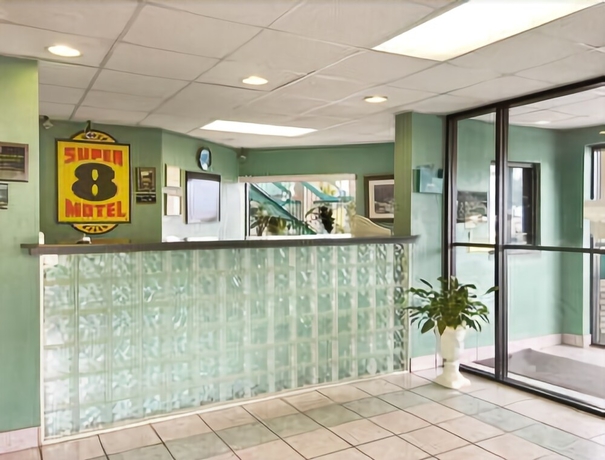 Imagen de los interiores del Hotel Super 8 By Wyndham Columbia, Columbia. Foto 16