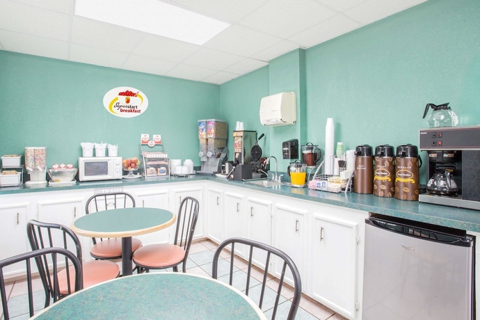 Imagen de los interiores del Hotel Super 8 By Wyndham Columbia, Columbia. Foto 19