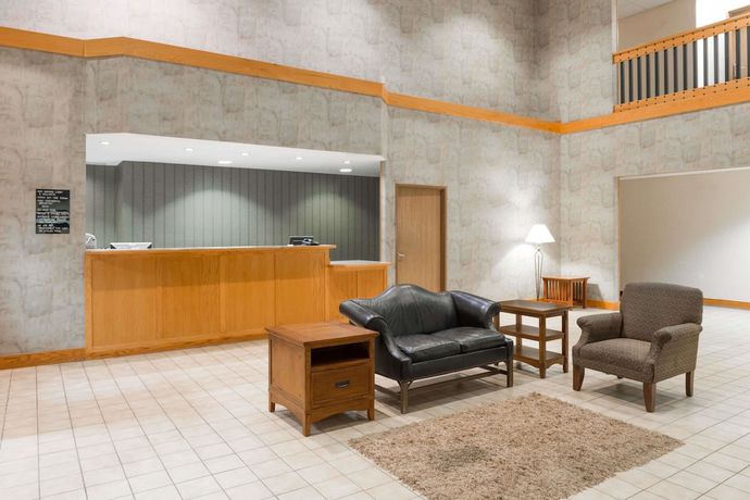 Imagen de los interiores del Hotel Super 8 By Wyndham Columbia East. Foto 19