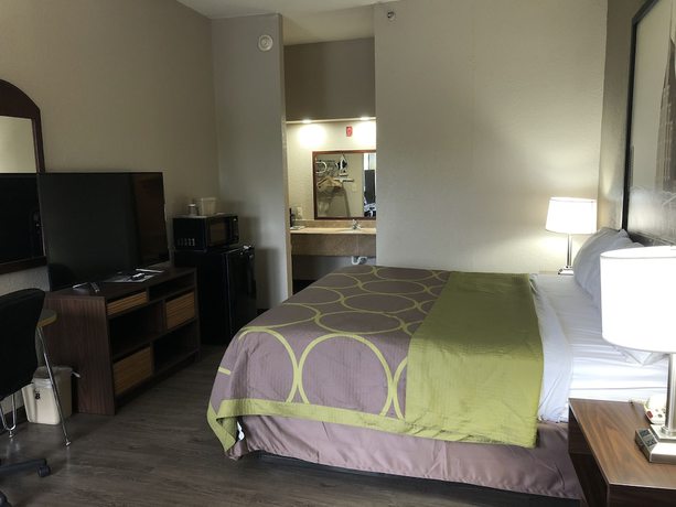 Imagen de la habitación del Hotel Super 8 By Wyndham Columbia. Foto 5