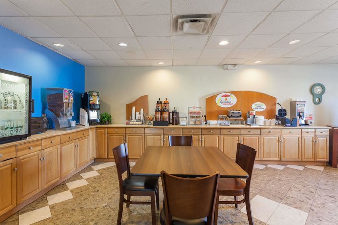 Imagen del bar/restaurante del Hotel Super 8 By Wyndham Columbia. Foto 2