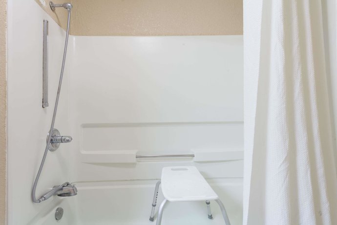 Imagen de la habitación del Hotel Super 8 By Wyndham Columbia. Foto 9