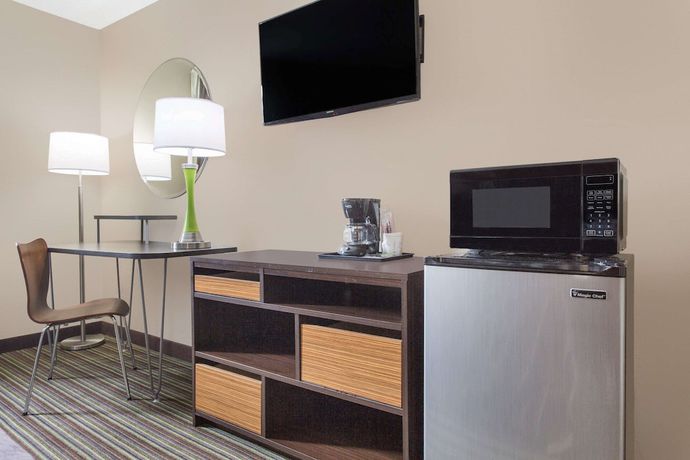 Imagen de la habitación del Hotel Super 8 By Wyndham Columbus Airport. Foto 6