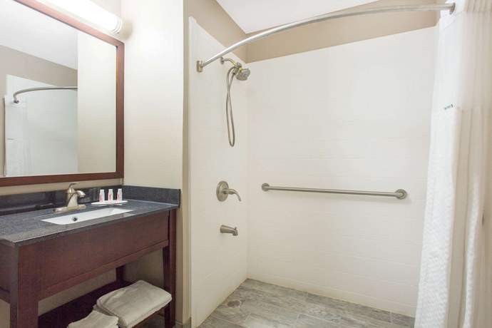 Imagen de la habitación del Hotel Super 8 By Wyndham Columbus Airport. Foto 7