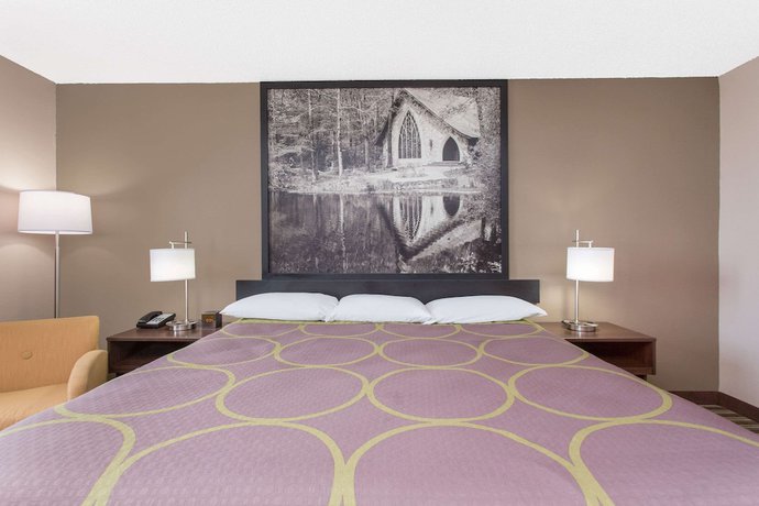 Imagen de la habitación del Hotel Super 8 By Wyndham Columbus Airport. Foto 8