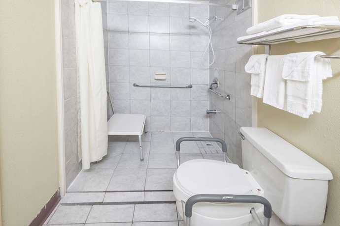Imagen de la habitación del Hotel Super 8 By Wyndham Columbus OH. Foto 10