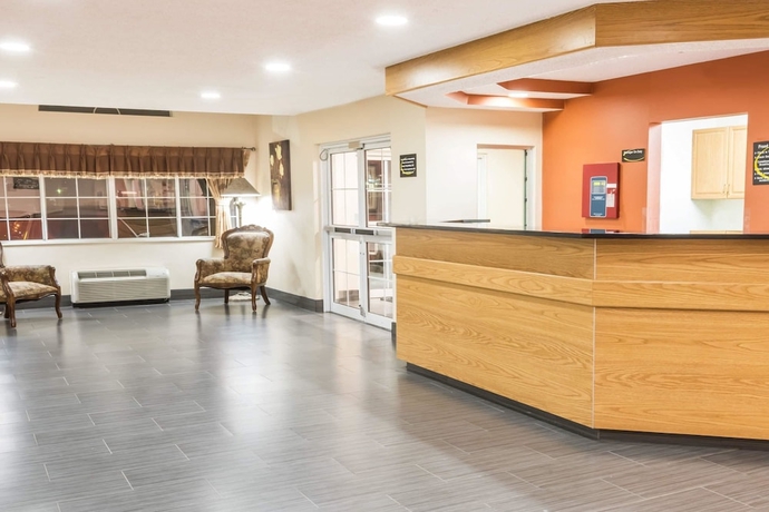 Imagen de los interiores del Hotel Super 8 By Wyndham Columbus West. Foto 11