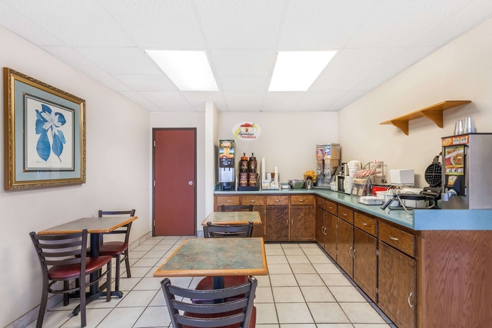 Imagen del bar/restaurante del Hotel Super 8 By Wyndham Conway. Foto 2