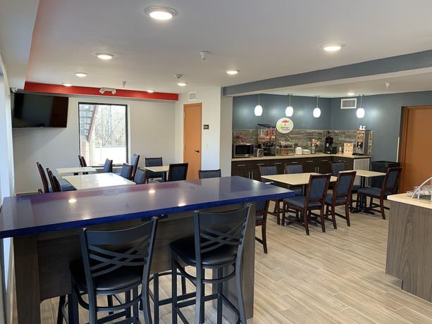 Imagen del bar/restaurante del Hotel Super 8 By Wyndham Cookeville. Foto 4