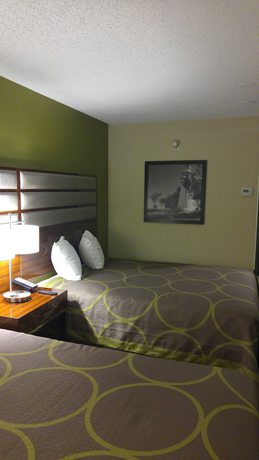 Imagen de la habitación del Hotel Super 8 By Wyndham Copley Akron. Foto 7
