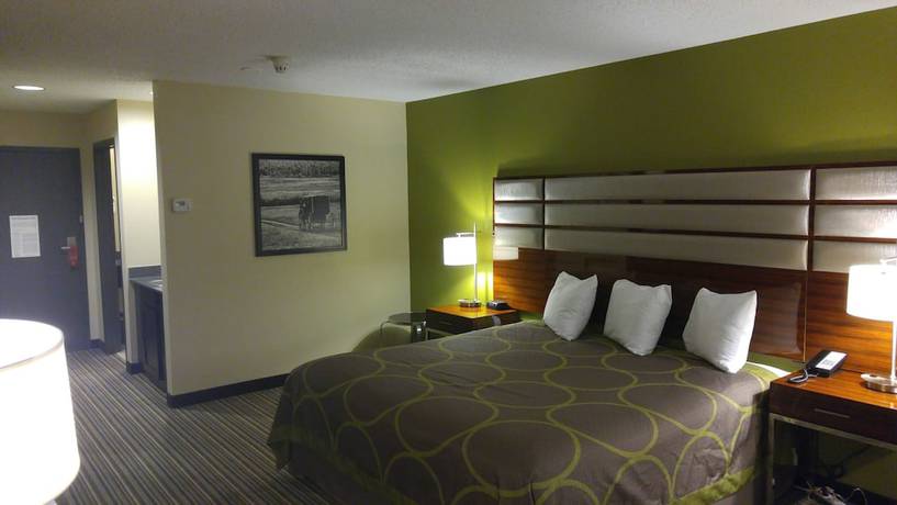 Imagen de la habitación del Hotel Super 8 By Wyndham Copley Akron. Foto 13