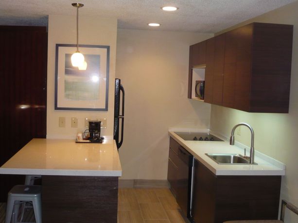 Imagen de la habitación del Hotel Super 8 By Wyndham Copley Akron. Foto 15