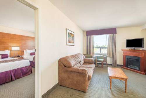 Imagen de la habitación del Hotel Super 8 By Wyndham Cornwall On. Foto 2