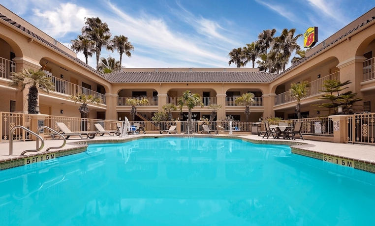 Imagen de la piscina del Hotel Super 8 By Wyndham Corpus Christi Northwest. Foto 14