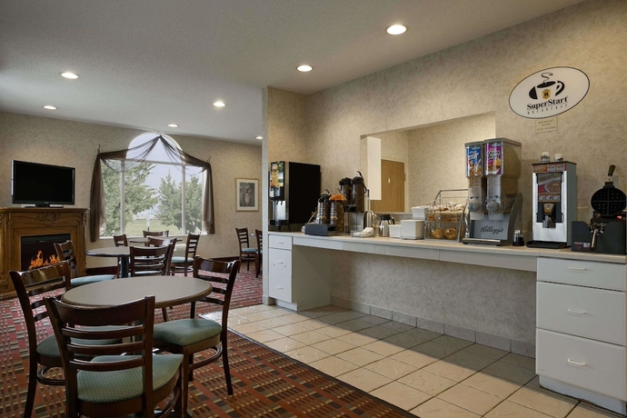 Imagen de los interiores del Hotel Super 8 By Wyndham Corydon. Foto 18