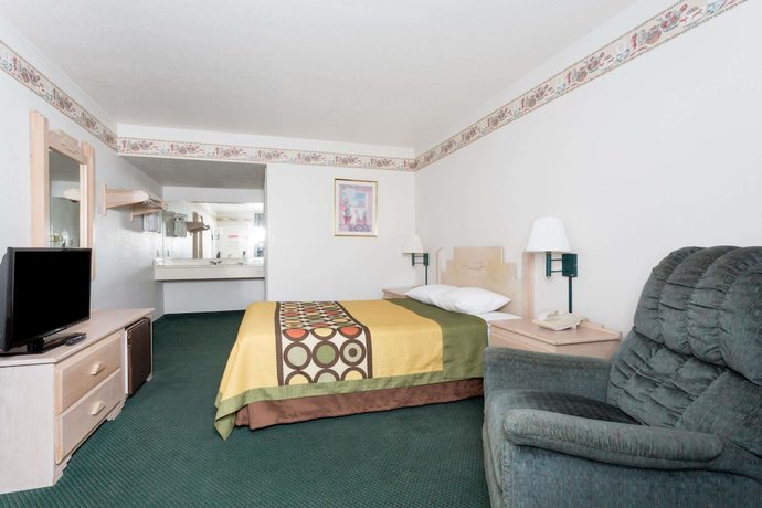 Imagen de la habitación del Hotel Super 8 By Wyndham Cottonwood. Foto 7