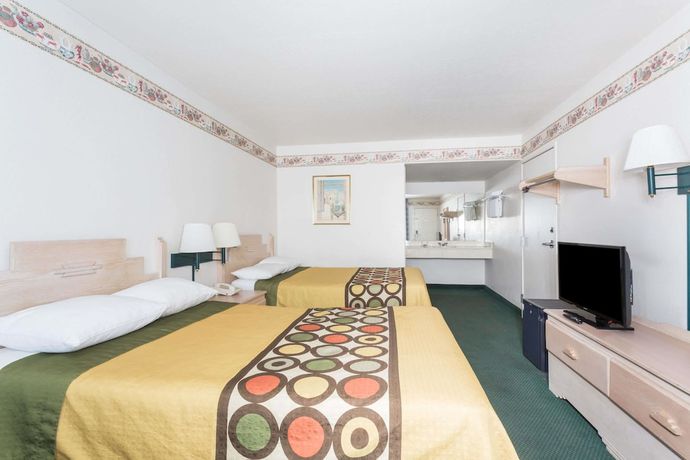 Imagen de la habitación del Hotel Super 8 By Wyndham Cottonwood. Foto 12