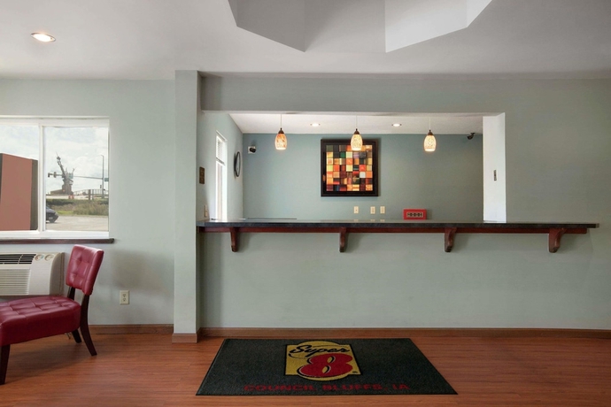 Imagen de los interiores del Hotel Super 8 By Wyndham Council Bluffs Ia Omaha Ne Area. Foto 15