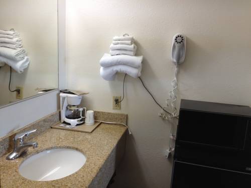 Imagen de la habitación del Hotel Super 8 By Wyndham Crescent City. Foto 3