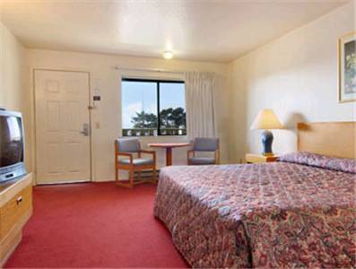 Imagen de la habitación del Hotel Super 8 By Wyndham Crescent City. Foto 4