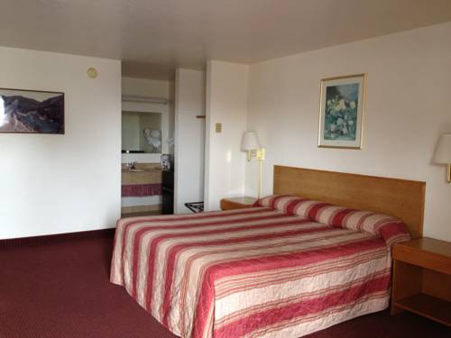 Imagen de la habitación del Hotel Super 8 By Wyndham Crescent City. Foto 7
