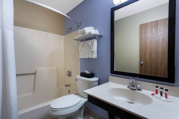 Imagen de la habitación del Hotel Super 8 By Wyndham Cromwell/middletown. Foto 17