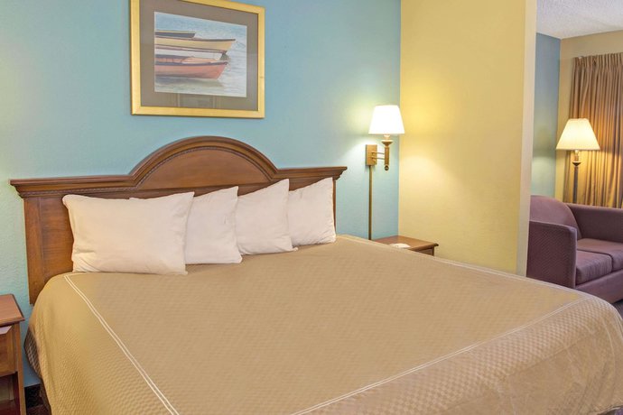 Imagen de la habitación del Hotel Super 8 By Wyndham Dania/fort Lauderdale Arpt. Foto 5
