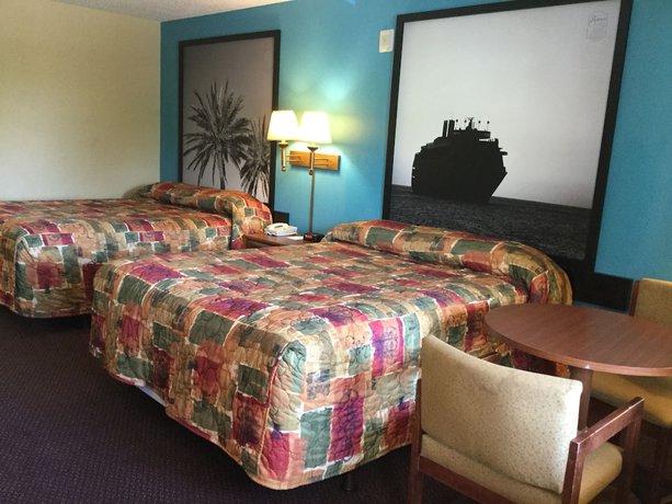 Imagen de la habitación del Hotel Super 8 By Wyndham Dania/fort Lauderdale Arpt. Foto 10